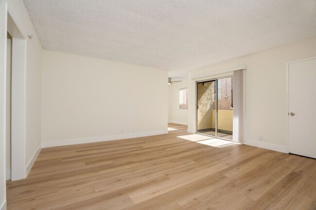 Foto del interior - North Euclid Luxury Investments LLC