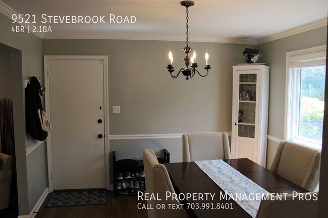 Building Photo - Spacious Fairax Colonial- Great Location a...