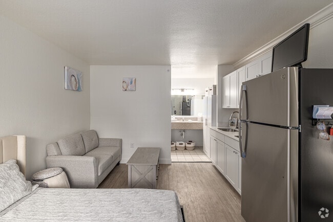 Estudio de 252 pies cuadrados: Área de estar - The Pearl Studio Apartments