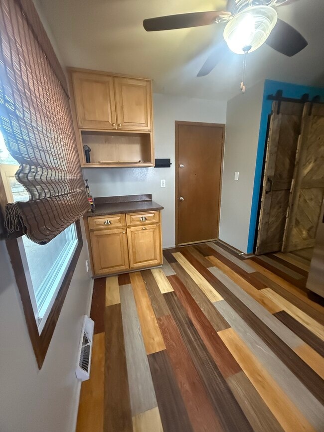 Building Photo - 307 S 76th St