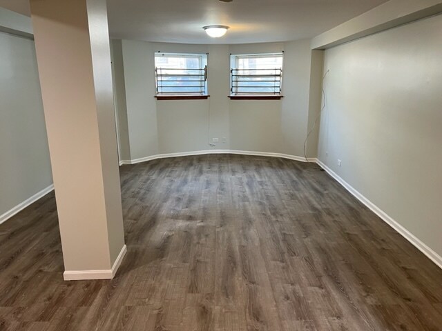 Área de estar - 1019 62nd E St