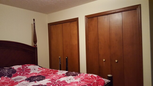 Building Photo - Highland Village - 3 bedroom 2 bath Home!