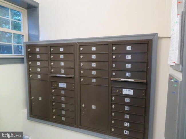Foto del edificio - 3925 Davis Pl NW