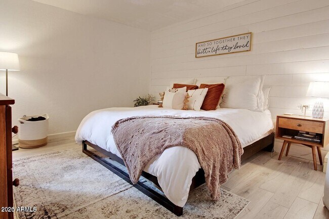 Foto del edificio - 7494 E Earll Dr