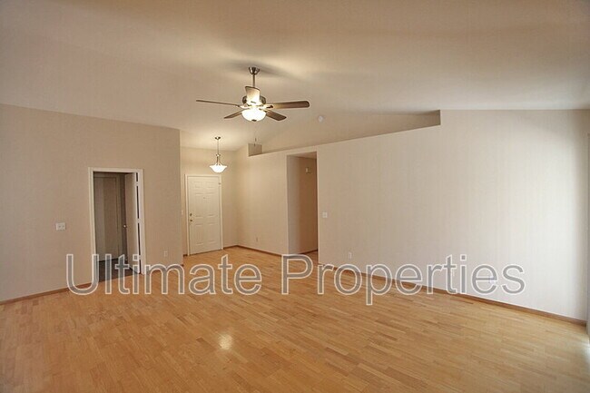 Foto del edificio - 1225 E Harvard Ave