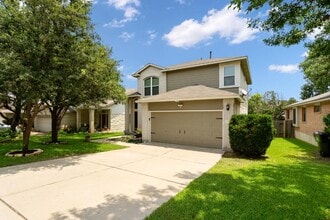 Building Photo - 2704 Greenlee Dr