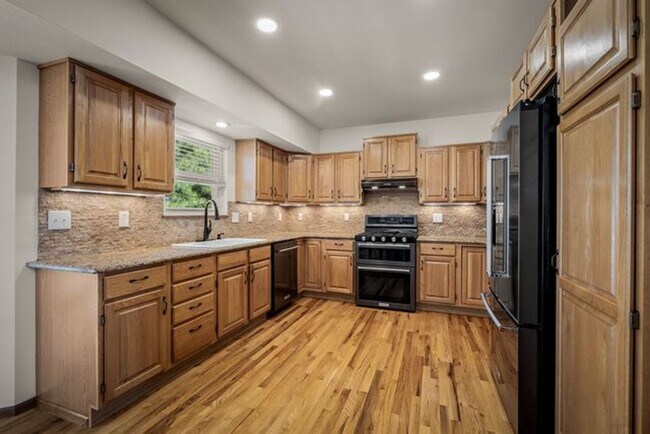 Foto del edificio - 8450 Melross Ct