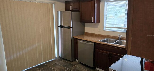 Foto del edificio - 2237 Greenview Cir
