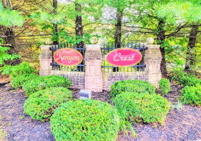 Building Photo - 2158 Kenyon St