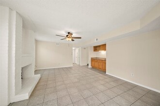 Building Photo - 2206 Greencove Ln