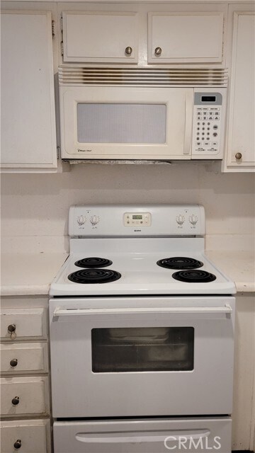 Foto del edificio - 838 Sparrow Ln
