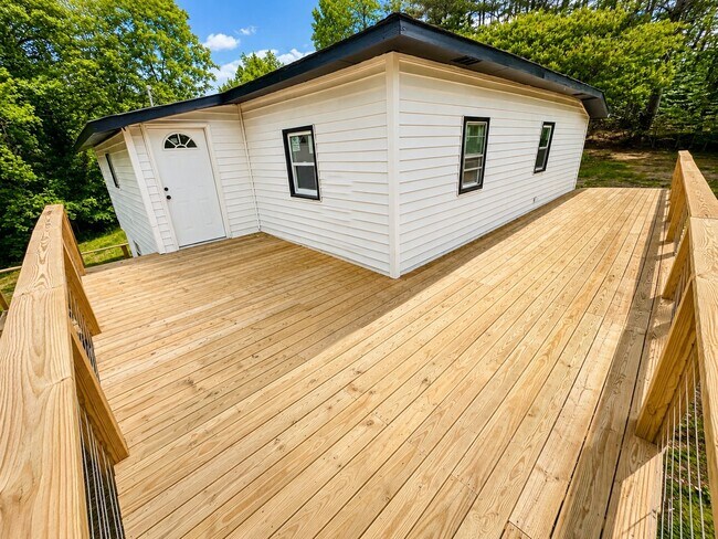 Building Photo - 4807 Peach Orchard Rd