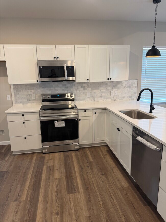 Foto del edificio - 3919 Crane St