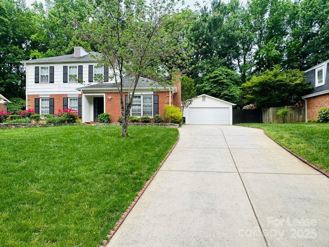 Foto principal - 6413 Old Post Rd