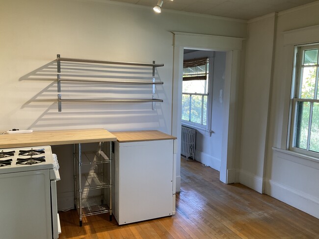 Building Photo - 375 Ridgeway St