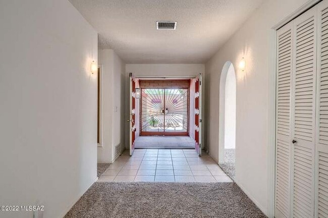 Building Photo - 7551 E La Cienega Dr