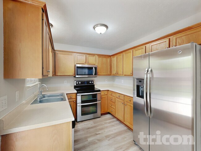 Building Photo - 141 Sara Cir
