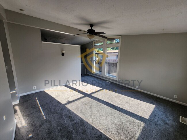 Foto del edificio - $500 OFF Move-In Special!! Charming 3-Bedroom Ranch with Basement & Garage – East Side Gem, Avail...