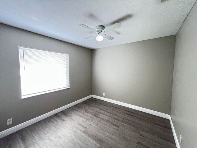 Foto del edificio - Charming Renovated 2-Bedroom Home in Ocala – Lawn Care Included!