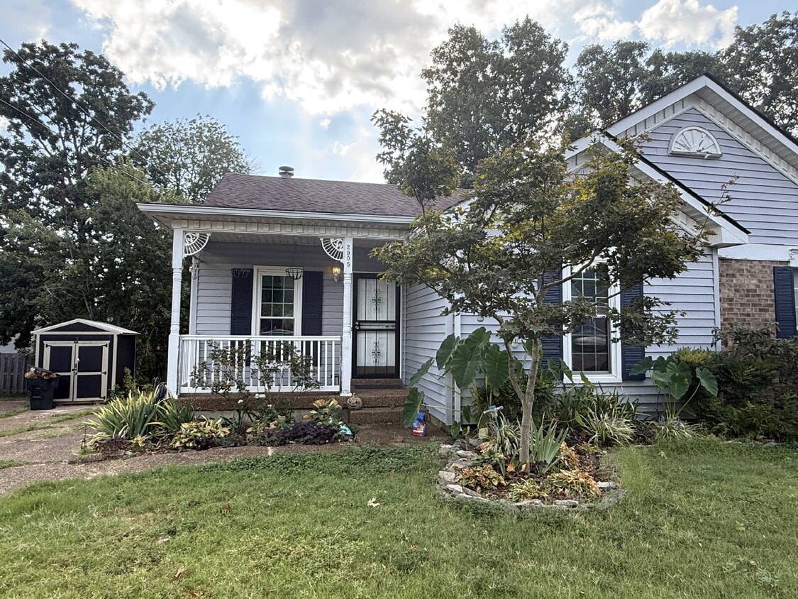 Single-Level 2 Bed, 2 Bath Duplex Near Percy Priest Lake with Lawn Care Included - Single-Level 2 Bed, 2 Bath Duplex Near Percy Priest Lake with Lawn Care Included