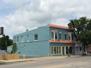 Building Photo - 2024 Broadway