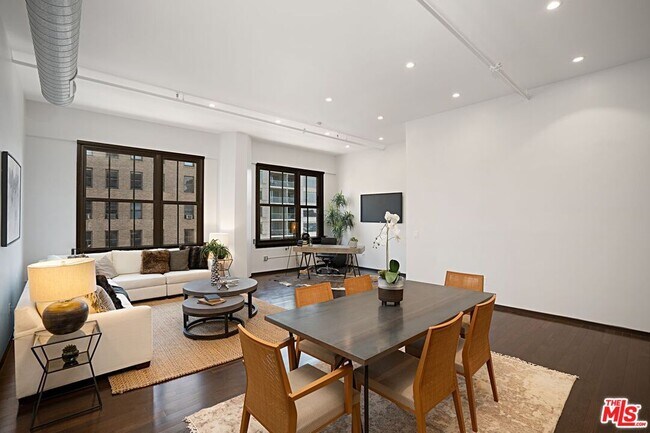 Foto del edificio - 1645 Vine St