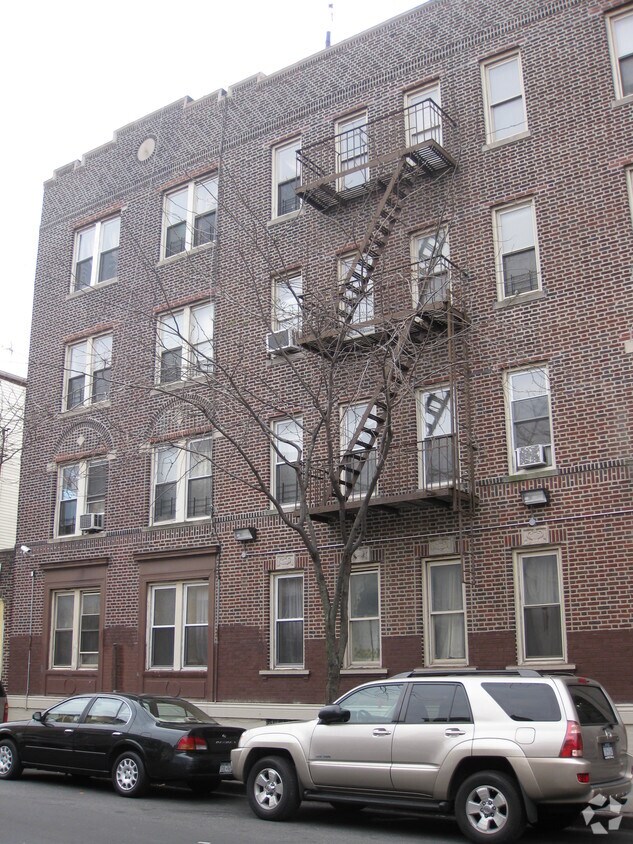 Primary Photo - 2902 Cortelyou Rd
