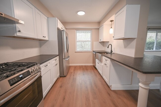 Building Photo - 7011 Stadium Dr