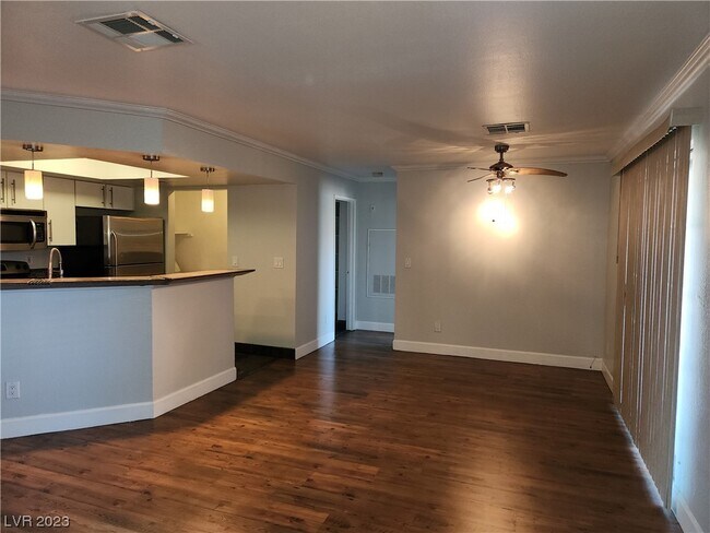 Foto del edificio - 8600 W Charleston Blvd