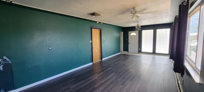 Building Photo - 3 bedroom 2 bath home in Penrose