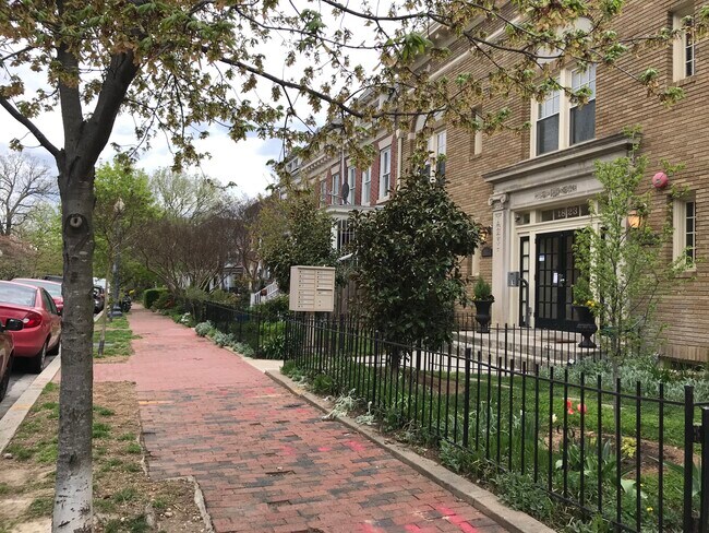 Building Photo - 1823 Newton ST NW