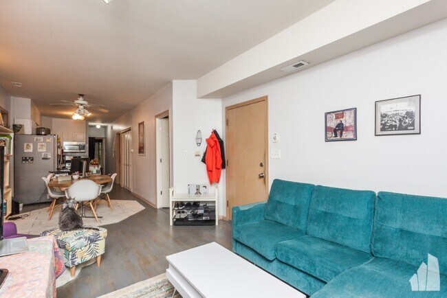 Foto del edificio - 1528 W Chestnut St