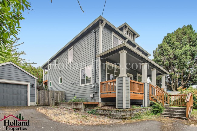 Building Photo - Charming  Home With Nice Location Availabl...