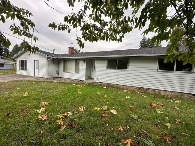 Foto del edificio - 3 Bedroom 2.5 Bathroom Hardwood Floors Fen...