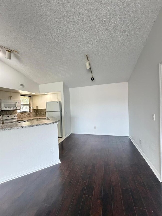 Foto del edificio - 12950 Vista Isles Dr