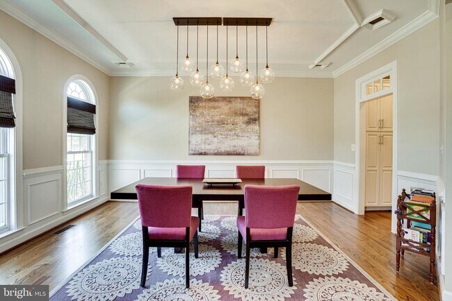 Foto del edificio - 24897 Pinebrook Rd