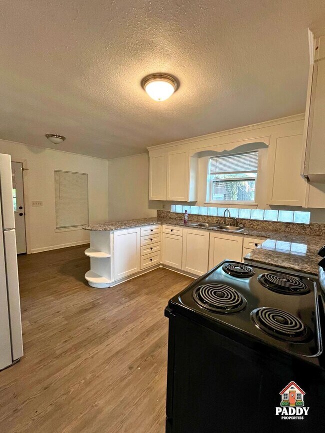 Foto del edificio - 312 Dogwood Ln