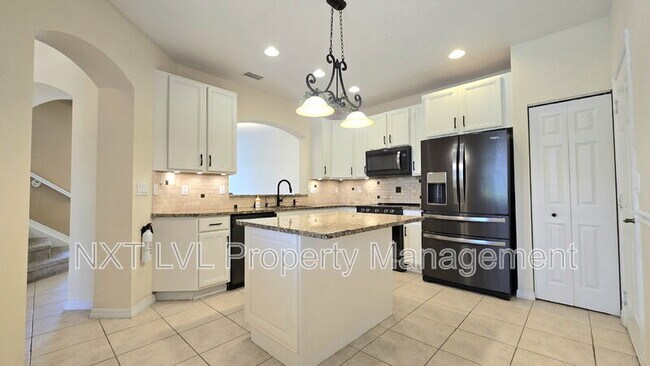 Foto del edificio - 2448 Laurentina Ln