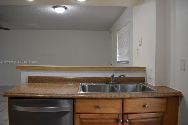 Foto del edificio - 9150 NW 38th Dr