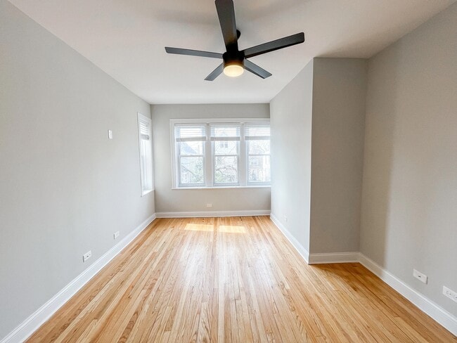 Building Photo - 3321 N Karlov Ave