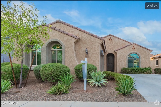 Quiet home and neighborhood - 25972 W Burnett Rd