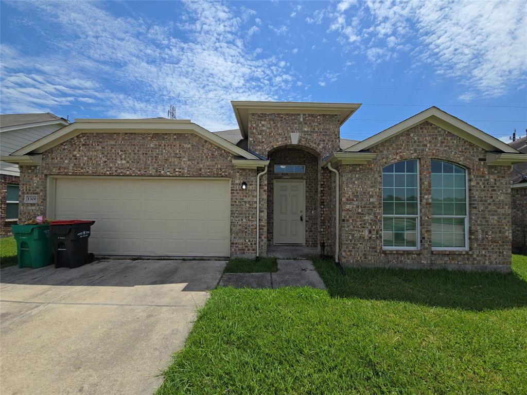 Primary Photo - 1306 Squire Dr