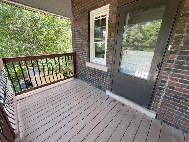 Foto del edificio - 2523 N Brady St