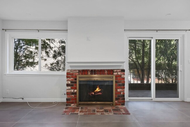 Building Photo - 6145 Whitsett Ave