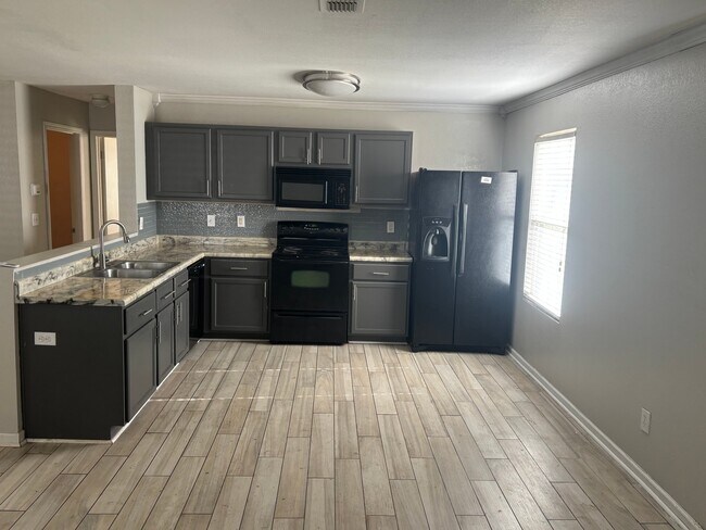 Foto del edificio - 306 Kenneth Blvd NW