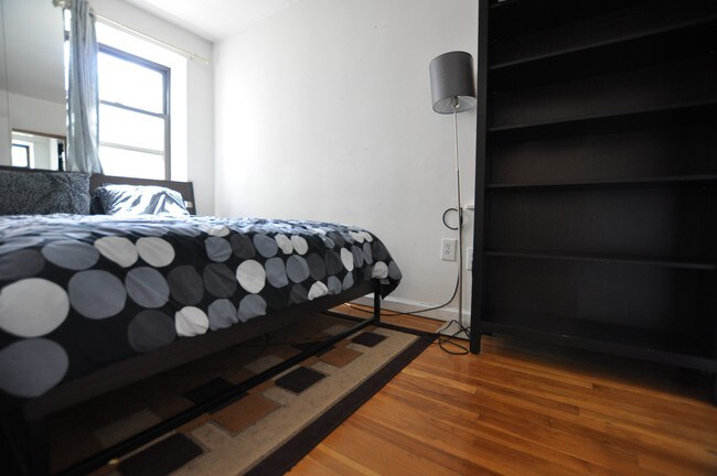 Foto del edificio - 1220 Lexington Ave