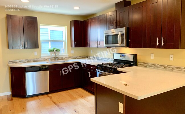 Foto del edificio - 14025 35th Ave NE