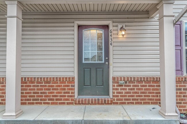 Building Photo - 6434 Creekbend Dr