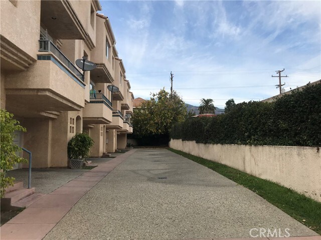 Foto principal - 1033 W Duarte Rd