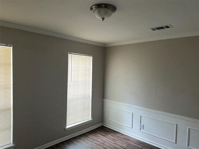 Building Photo - 16511 Courtland Cir